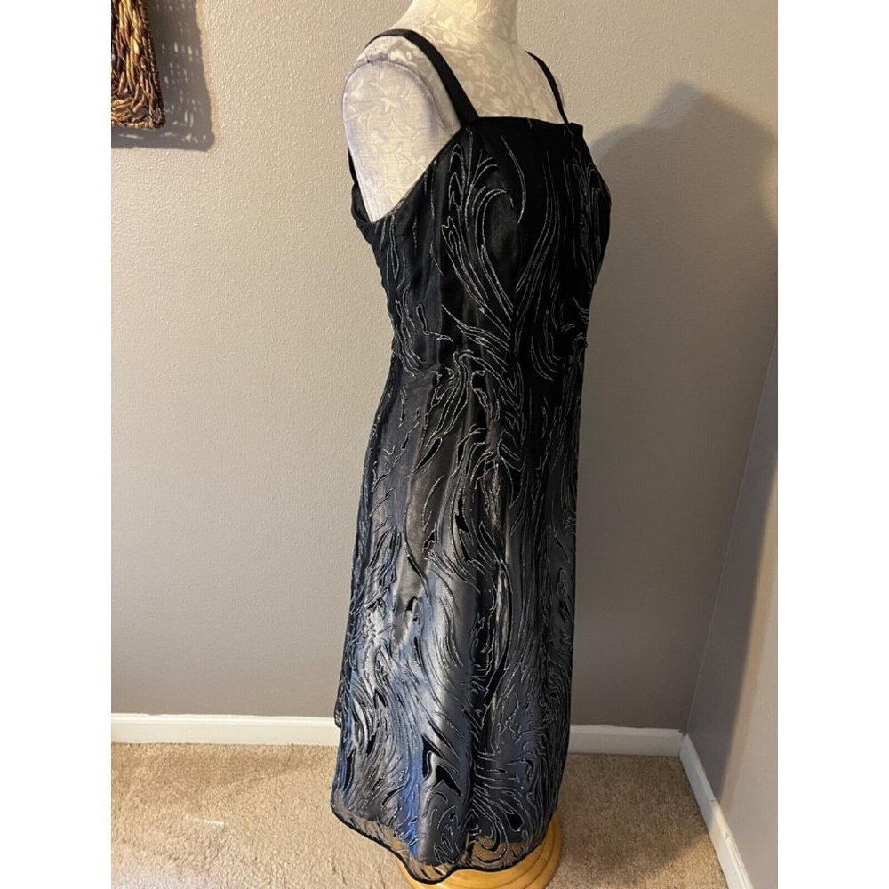 Black Midi Dress with Textured Swirl Pattern - Picture 5 of 9